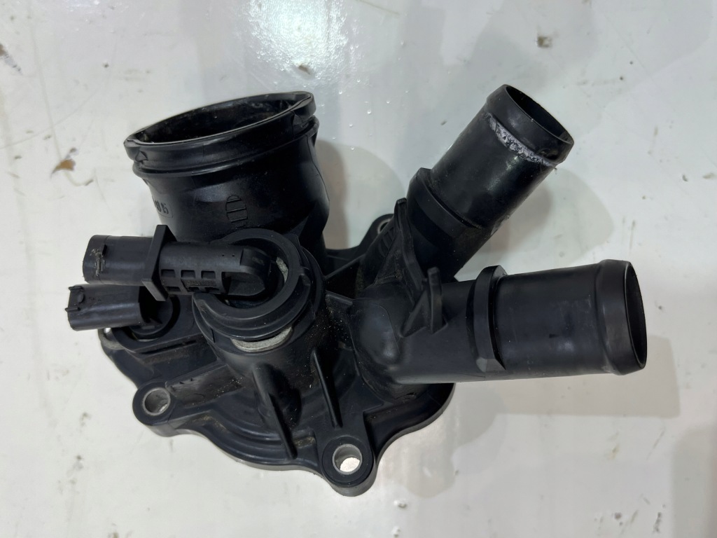 фото №1, Корпус термостата mercedes w204 1.8 cgi