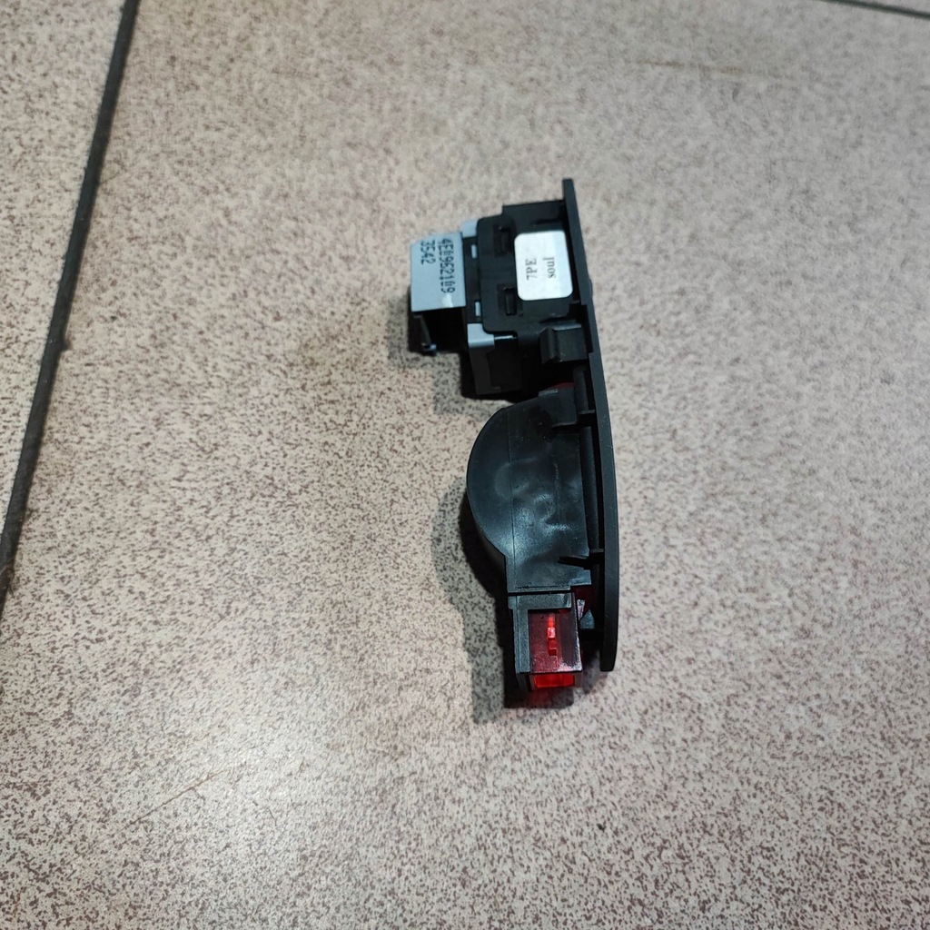 фото №5, Кнопка сигналізація лампа попереджувальна audi a8 d3 комплект