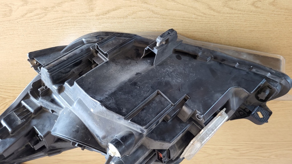 Opel insignia a рестайлінг , лампа передня права, ксенон, європа, 13426664 в Україні