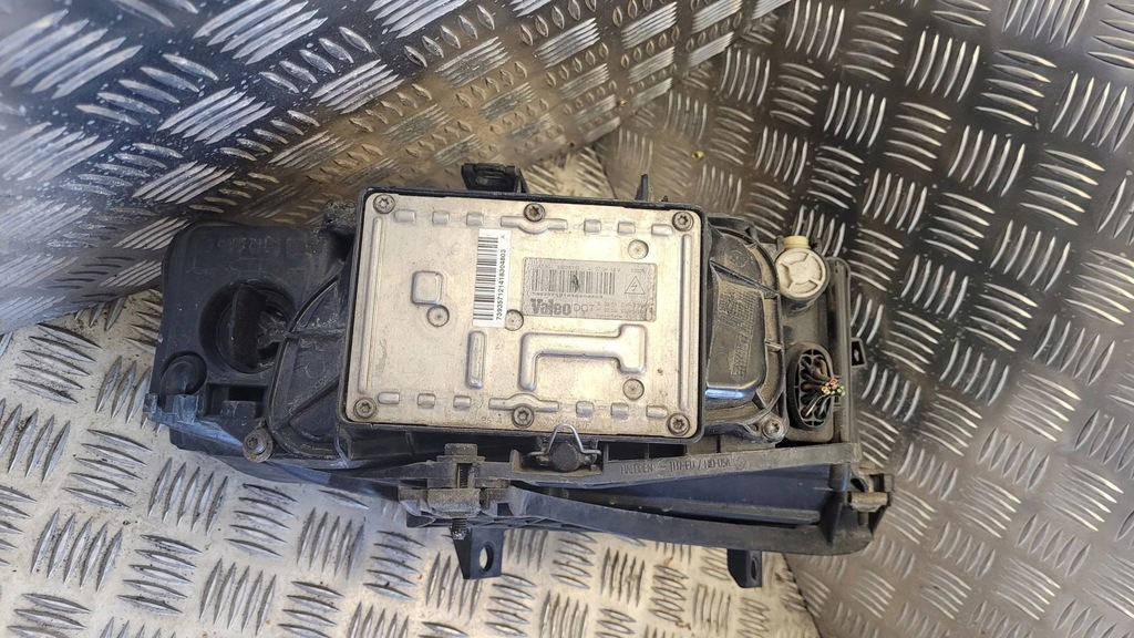 фото №12, Audi a4 s4 b6 8e 8h 2003 ліва сторона лампа передня