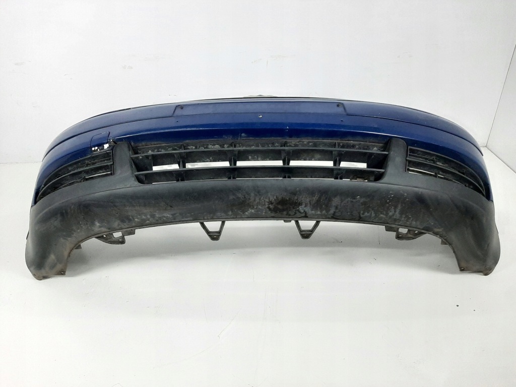 Vw touran 1.6fsi 04r бампер передок  + решётка  kod ll5m 1t0807217b в Украине
