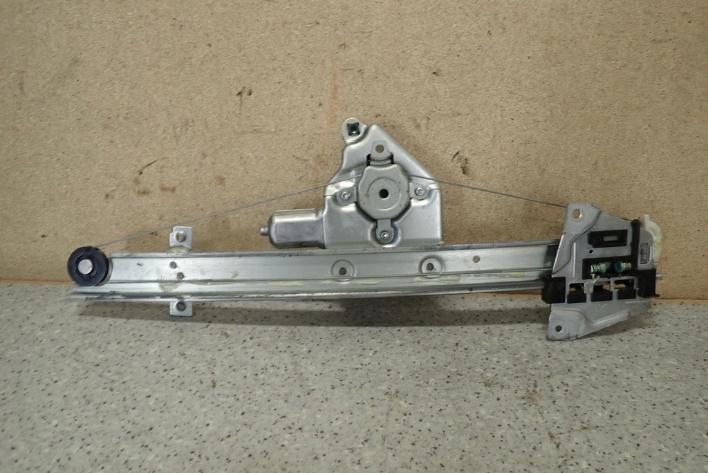 фото №4, Mitsubishi grandis 03-11 подъемник стекло задняя правый