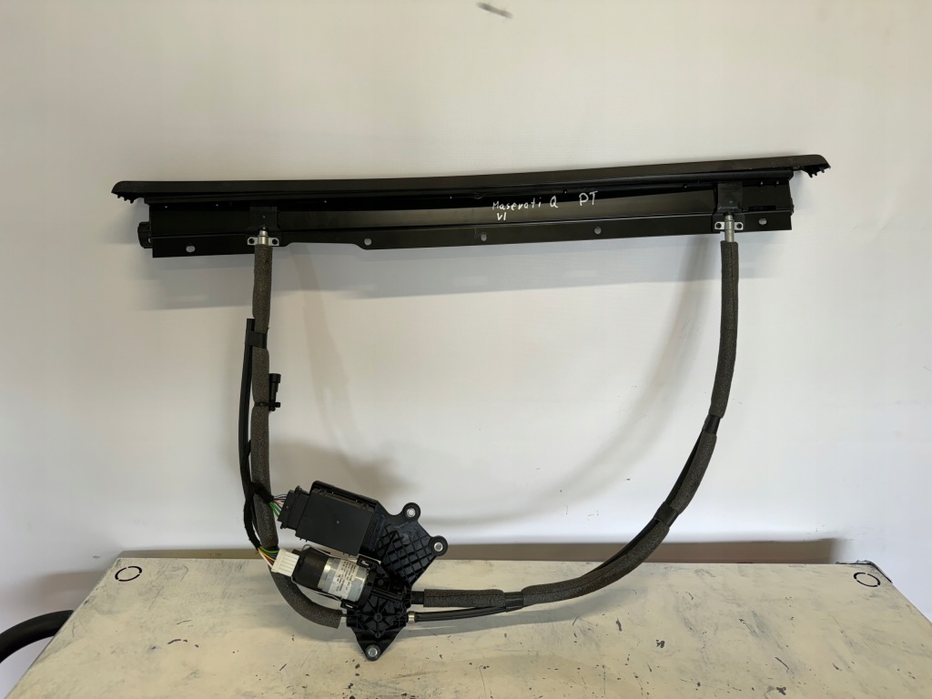 фото №1, Maserati quattroporte vi шторка скло лівий задня