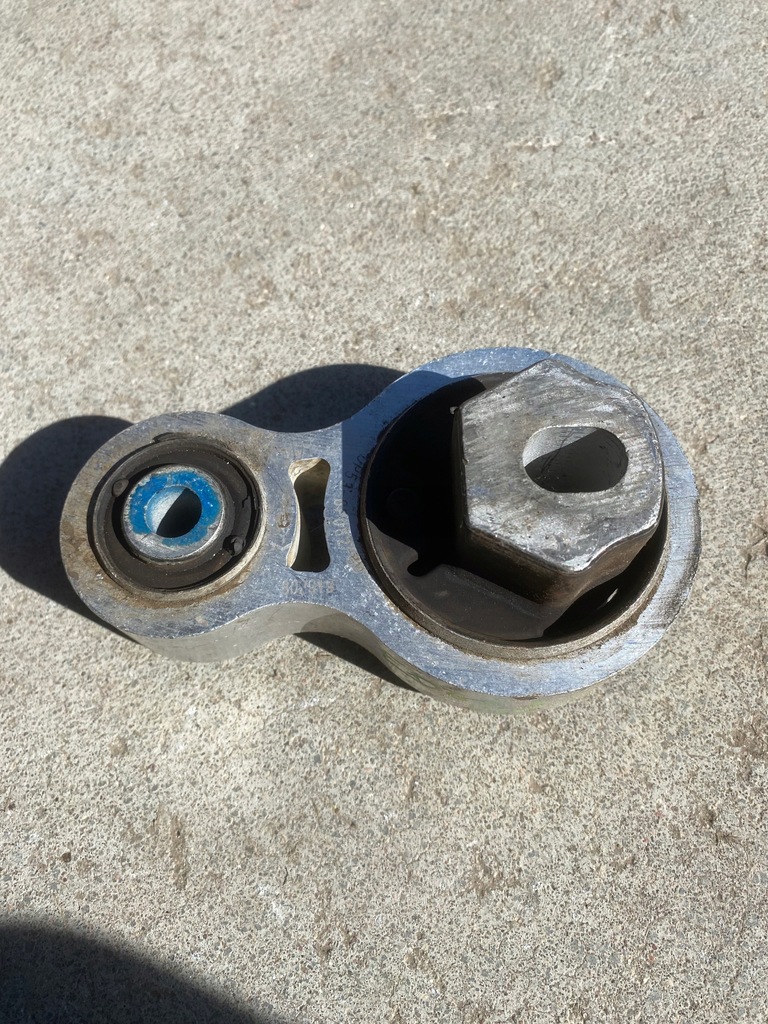 фото №1, Ford edge 3.5 2015- кронштейн подушка двигуна usa