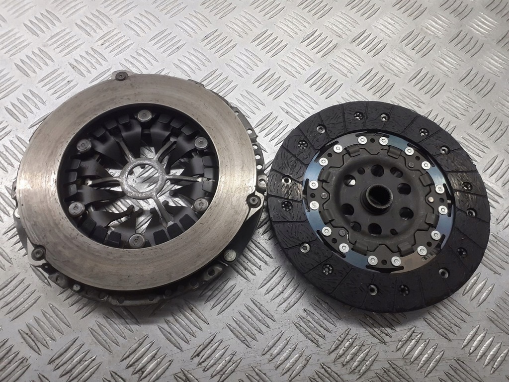 фото №1, Прижим сцепления с диск vw golf v plus 1.9 tdi