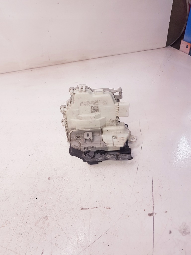 фото №1, Замок двері правий перед audi a1 8x1837016c 5-pin