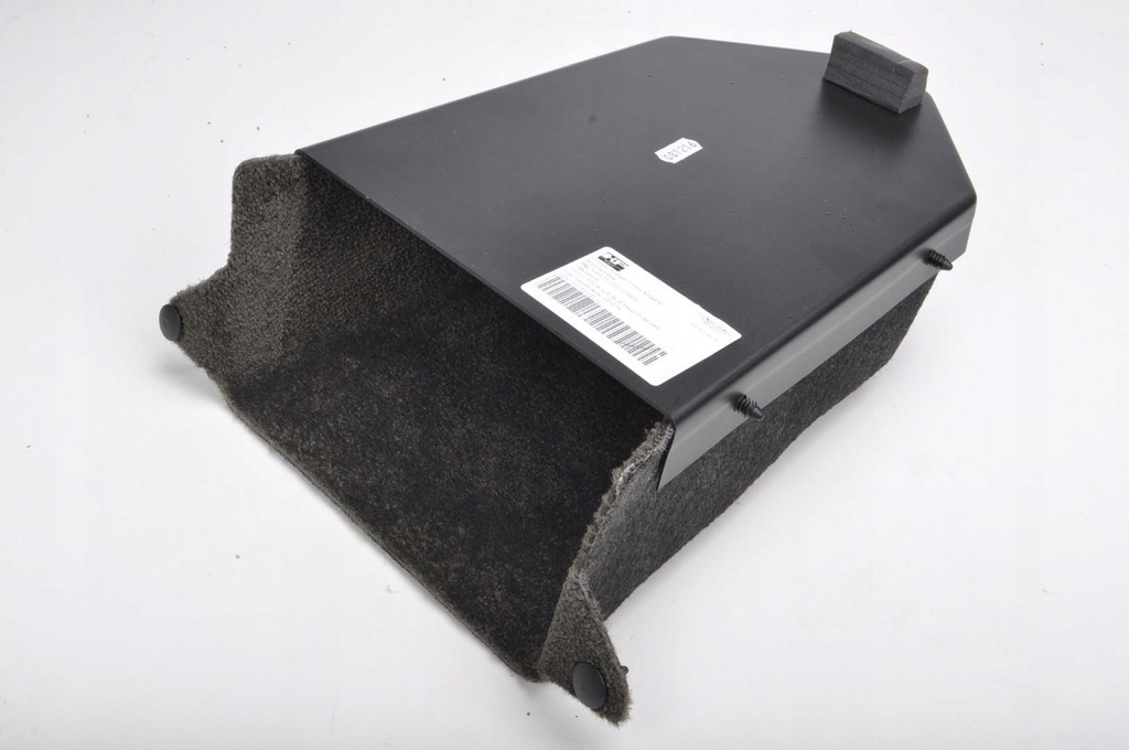 фото №7, Aston martin db11 обшивка багажника задний пластик