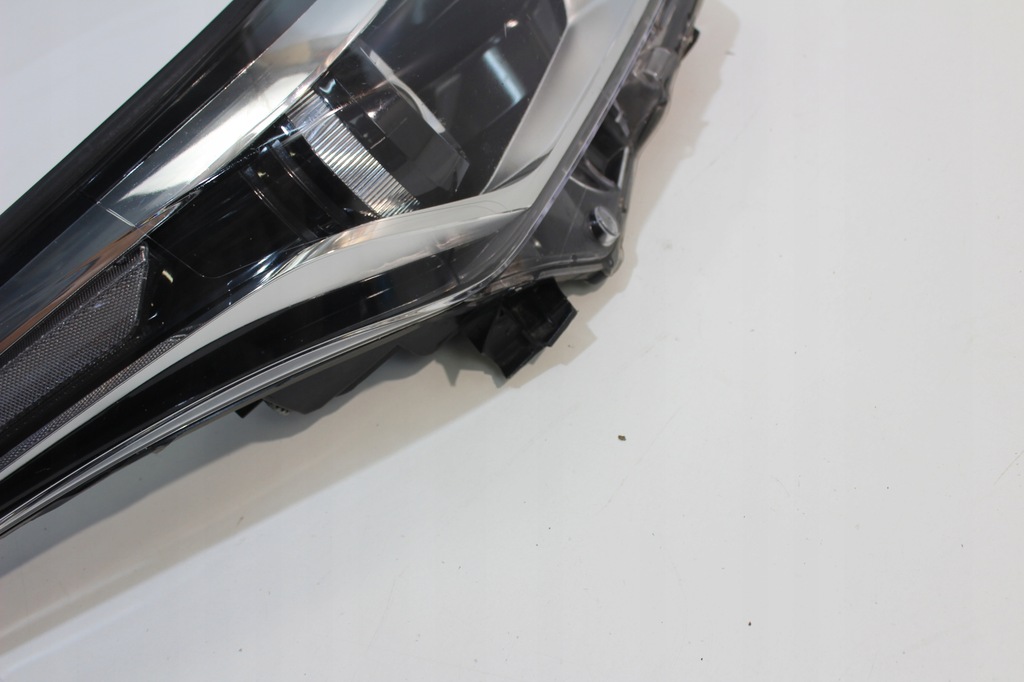 фото №8, Лампа правая перед toyota chr c-hr full led 81110-f4031-00