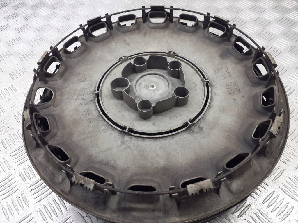 Колпаки оригинальные комплект r 15 volvo v50 2.0 d 30714075 Доставка