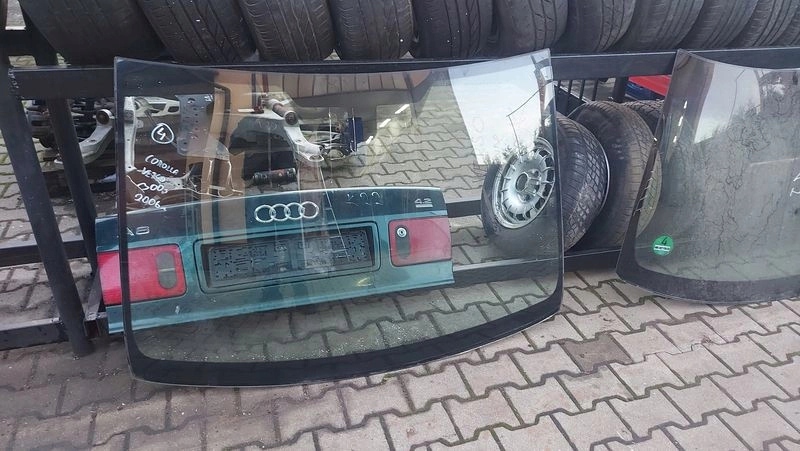 фото №1, Toyota corolla verso ii стекло лобовое