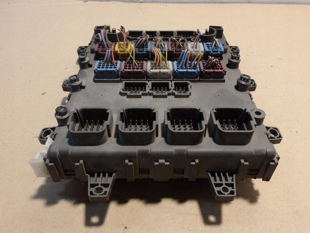 фото №4, Коробка предохранителей renault premium 7421169993