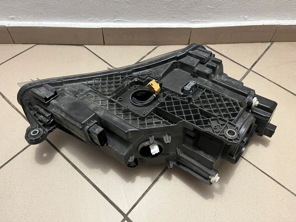 фото №15, Skoda superb iii 3 ксенон 3v1 лампа передняя перед левая