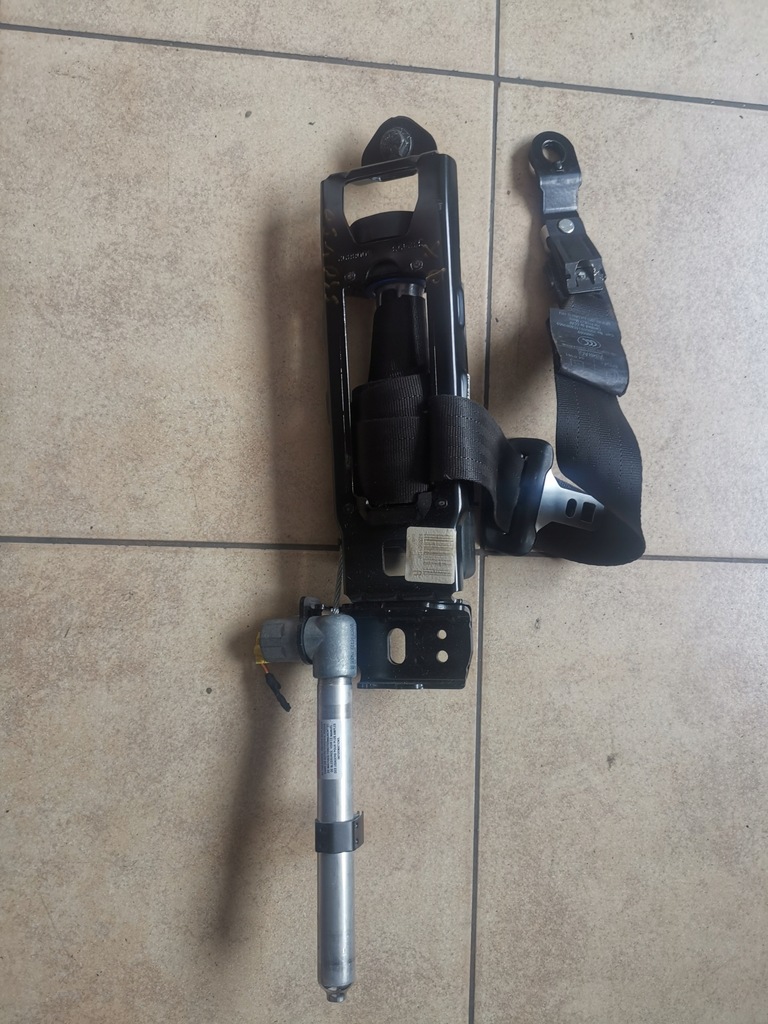 фото №1, Volvo s40 v50 pas безопасности правый rh 2004-12