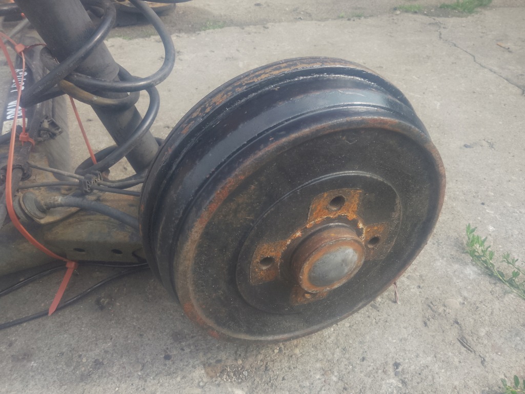 Dacia lodgy 12- підвіска балка задня задня 1.5 dci Недорого