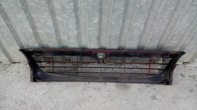 фото №4, Решітка радіатора решітка радіатора mazda 121 1996r.