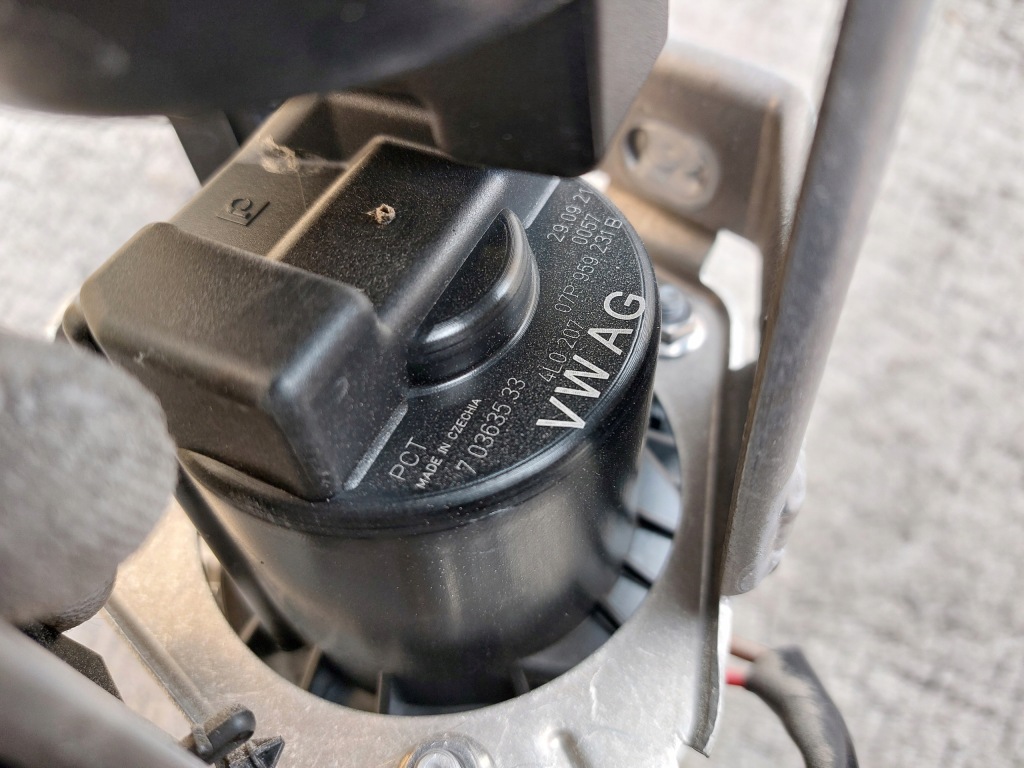 Насос воздуха вторичного bentley continental gt 6.0 w12 21r07p959231b с Разборки