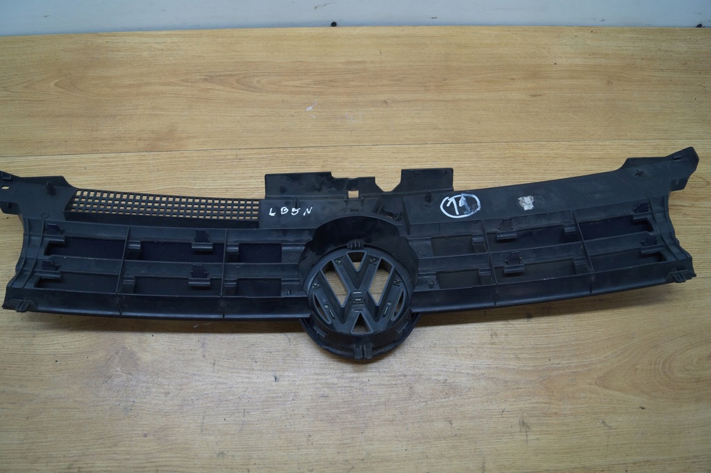фото №4, Vw golf iv 97-06 решётка радиатора 1j0853655d