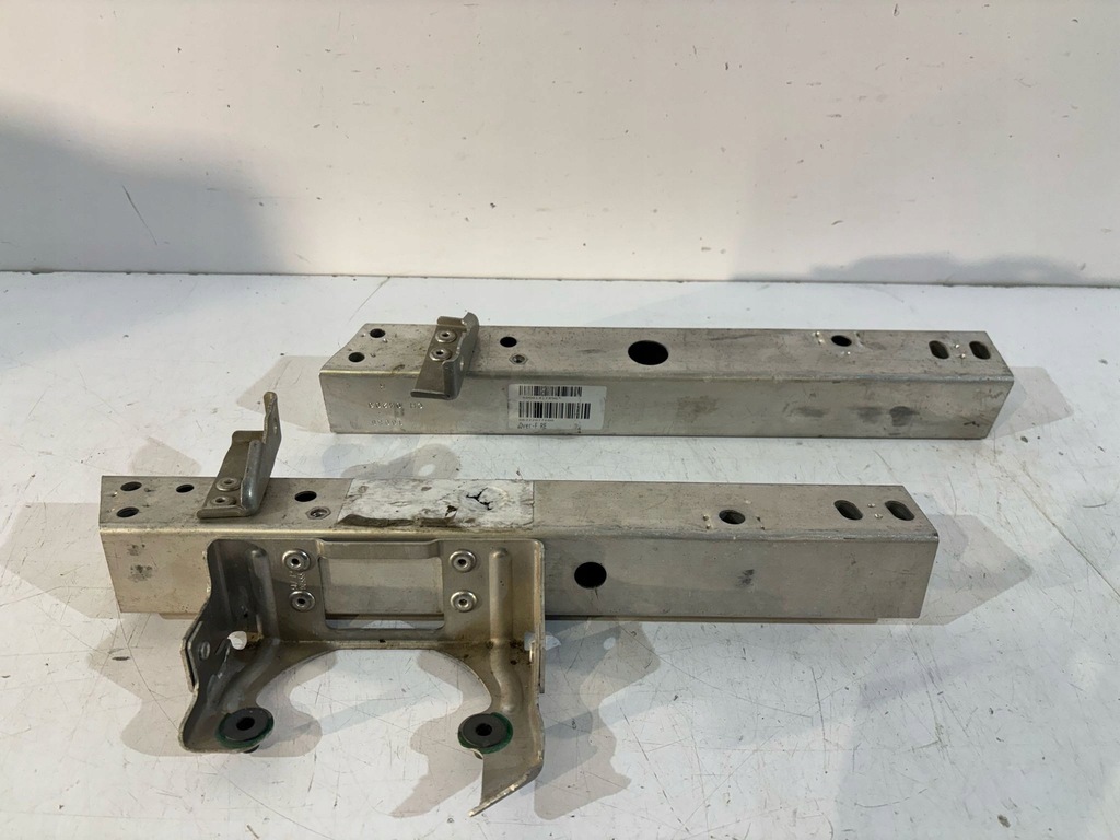 фото №1, Bmw i3 зона деформації права / ліва - 17604