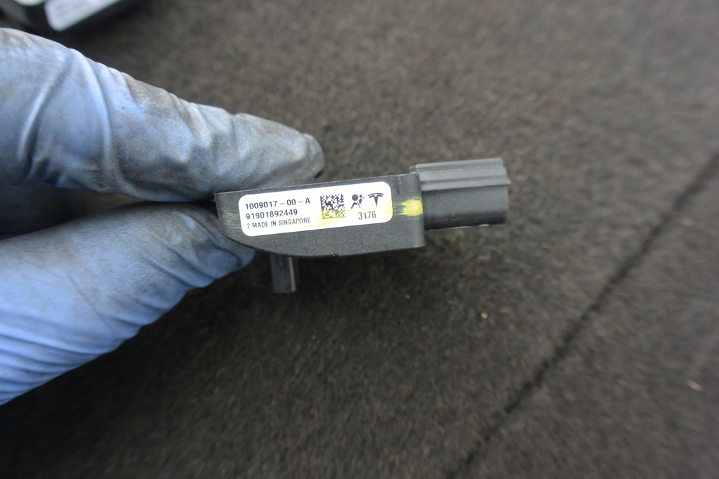 фото №7, Датчик удару стійка правий лівий tesla model s