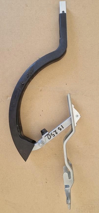 фото №1, Петля кришки правий lexus is250 2010