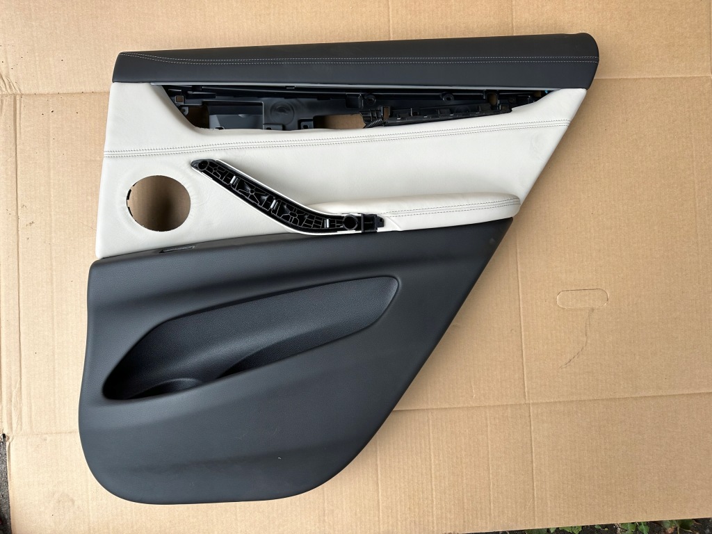 фото №1, X6 f16 обшивка обивка правый задняя 51427415494