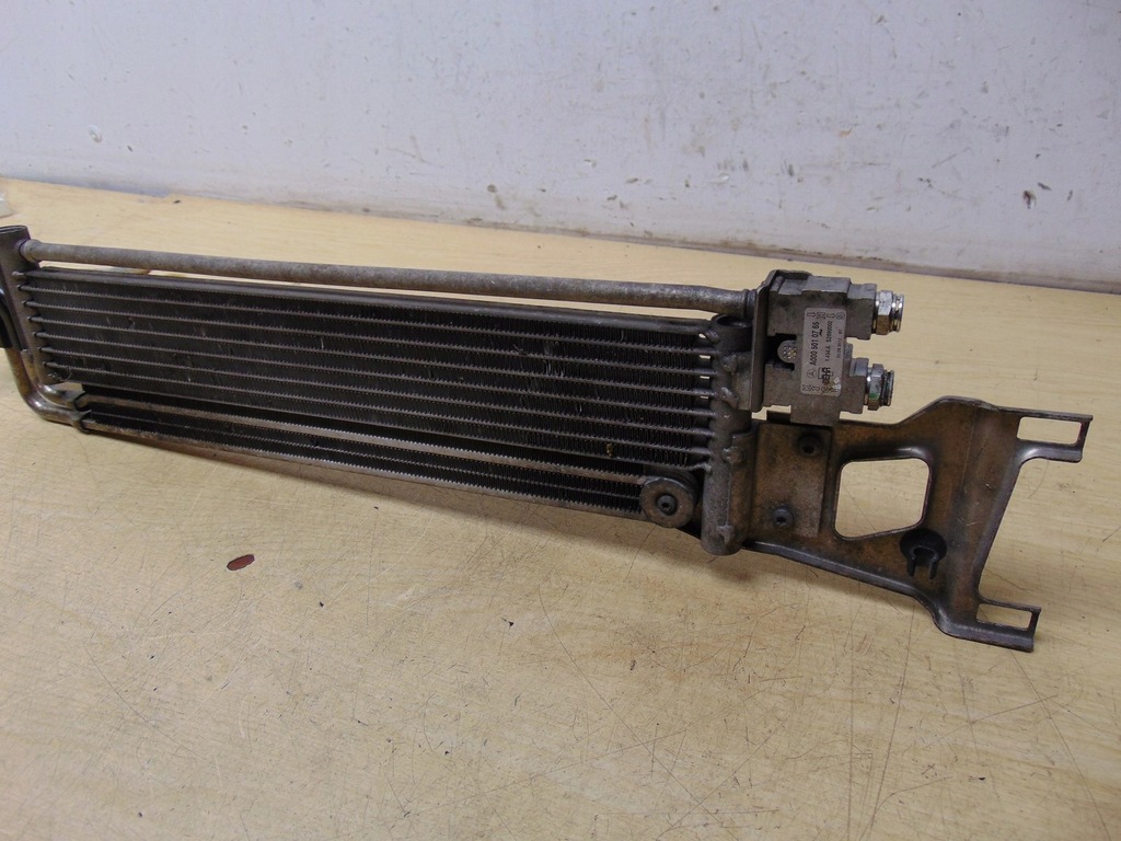 фото №12, Радиатор масла mercedes w204 w212 a2045001001