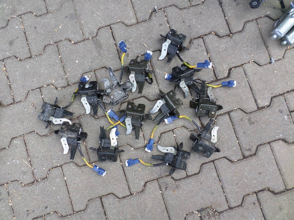 фото №1, Toyota yaris ii 06-12 замок крышки задний