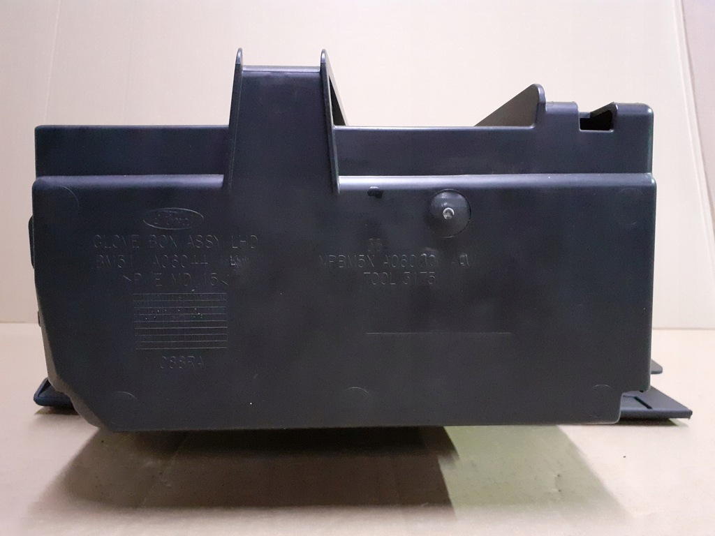 фото №9, Ford focus mk3 10- r. бардачок пасажира europa