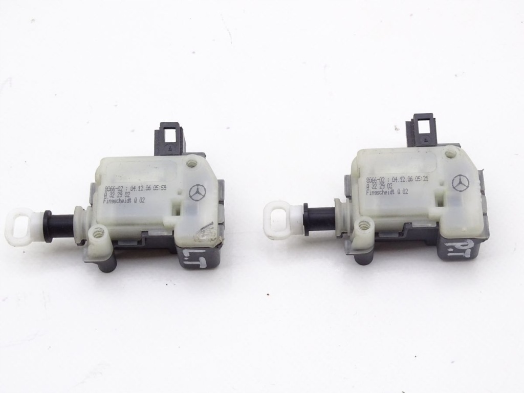 фото №5, Mercedes cls w219 04-10 привід підголівник задня a322902