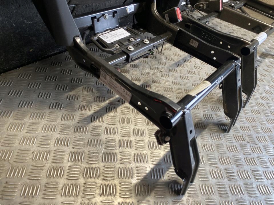 Сидіння задній tesla model y 2021 Ціна