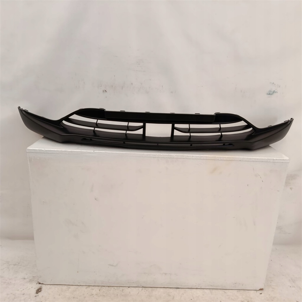 фото №1, Накладка бампер перед dacia spring 620222726r