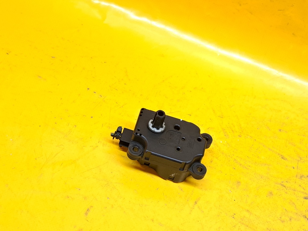 фото №7, Моторчик отопителя mondeo mk3 2,0b 1s7h19e616aa