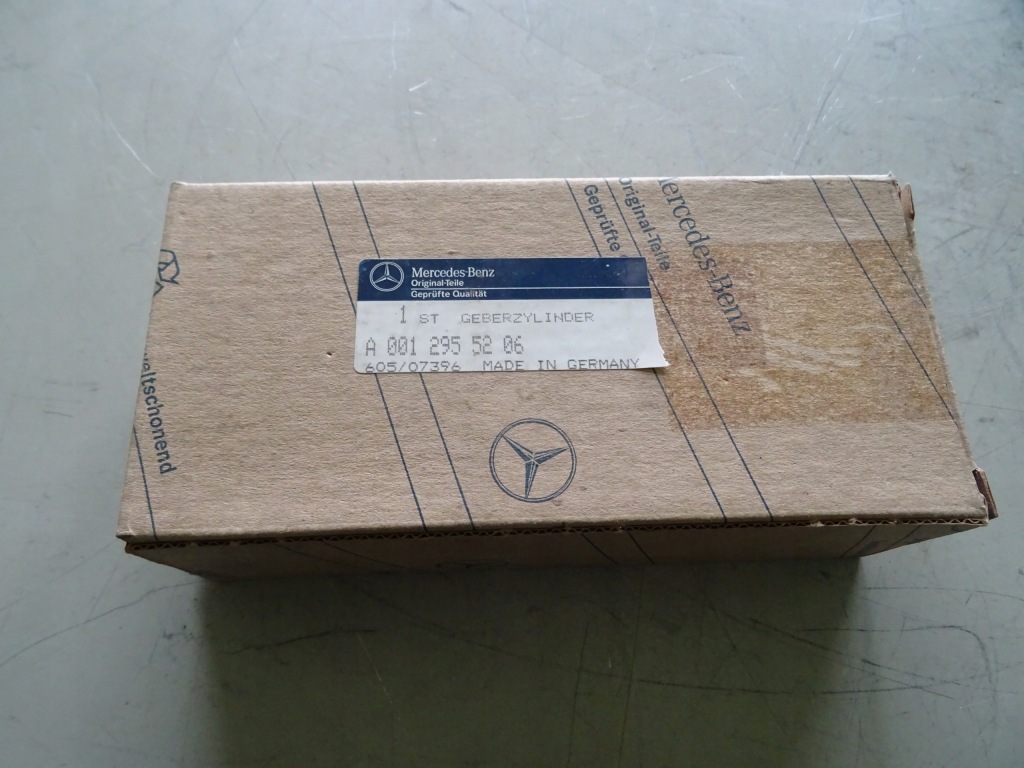 Помпа зчеплення mercedes t2 a0012955206 оригінальний номер Зі Шроту