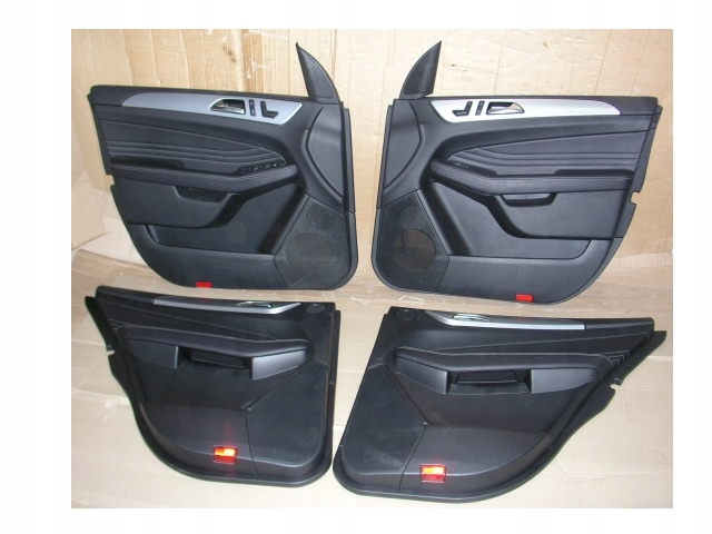 фото №1, Mercedes ml w166 обивка обшивка дверь кожа czarna