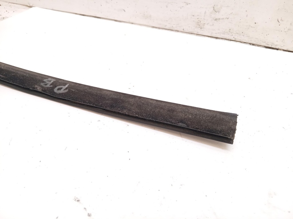 фото №6, Молдинг крила права задня peugeot 306 kabriolet