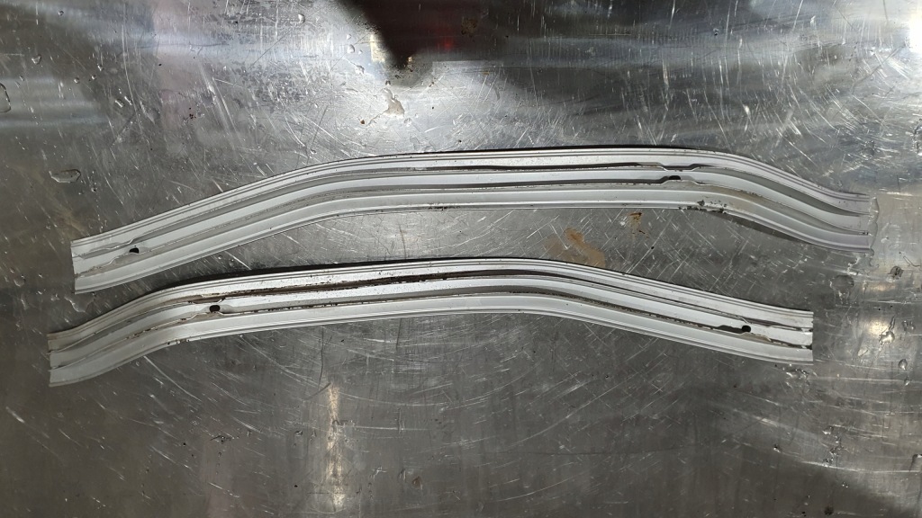 Купити Молдинг поріг підніжка ліва права scania r 1766445 1766446