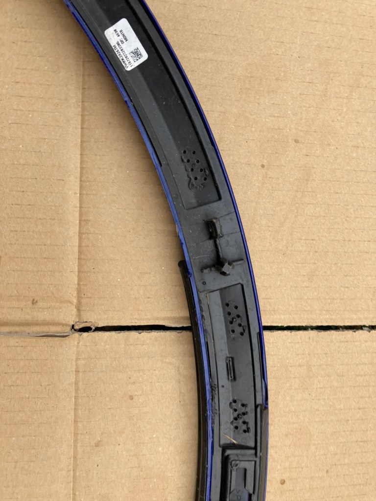 Vw touareg iii молдинг na крыло правый передний orgi. Оригинал