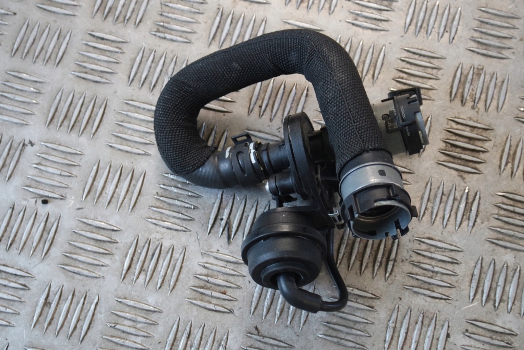 фото №1, Клапан wody porsche 992 992121626