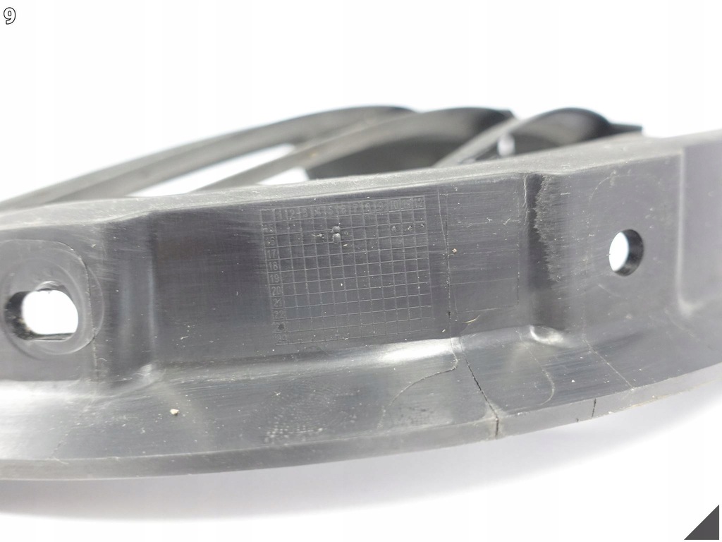 фото №10, Aston martin db11 16- подкрылок решётка защита впуск воздуха hy53-280b83-ab