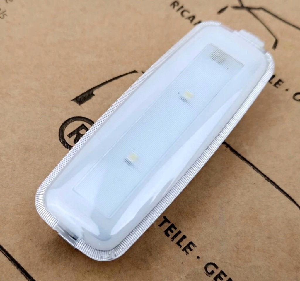 фото №1, Лампа led потолочный салона led audi a1 a3 q3 e-tron rs3 8v 4h0947105d