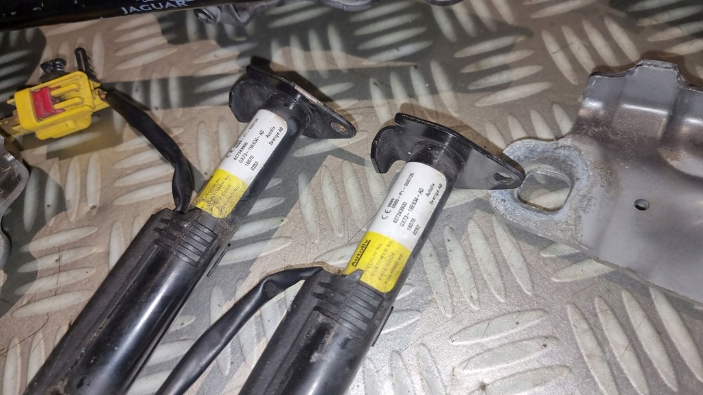 фото №6, Jaguar xe x760 xf x260 петля патрон капот лівий правий перед патрони комплект