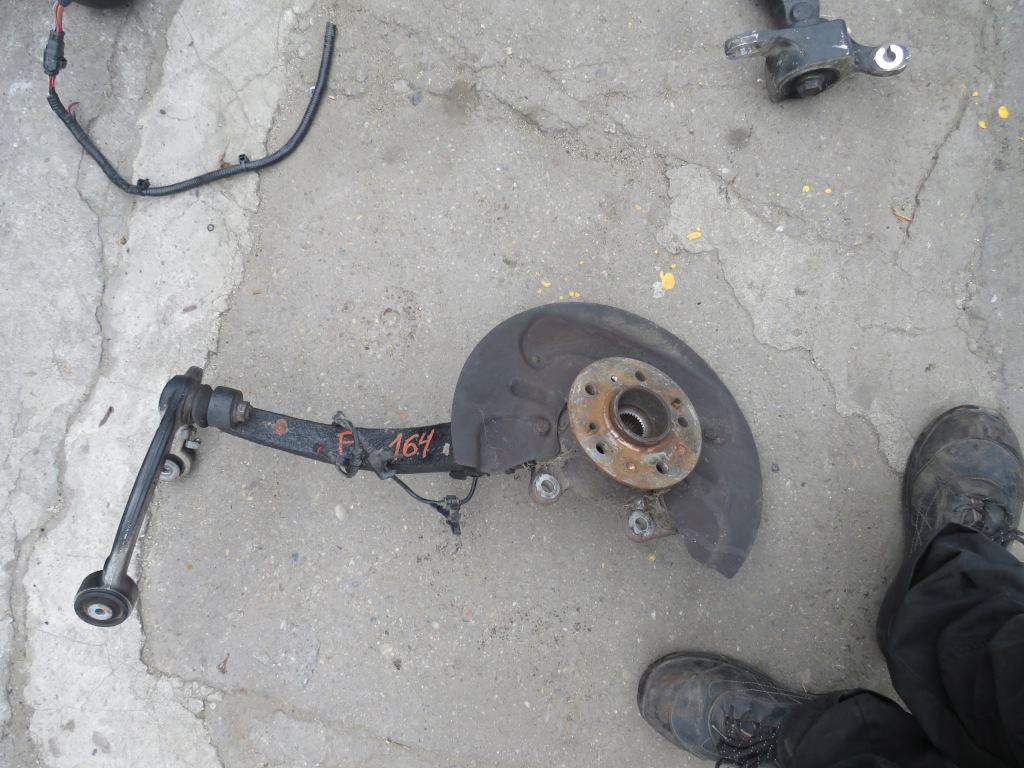 Купить Поворотный кулак правая mercedes w164 6.3 amg