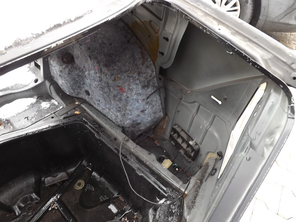 фото №11, Mercedes c220 w203 sedan 197 повний задня pas задній чверть задня ліва права