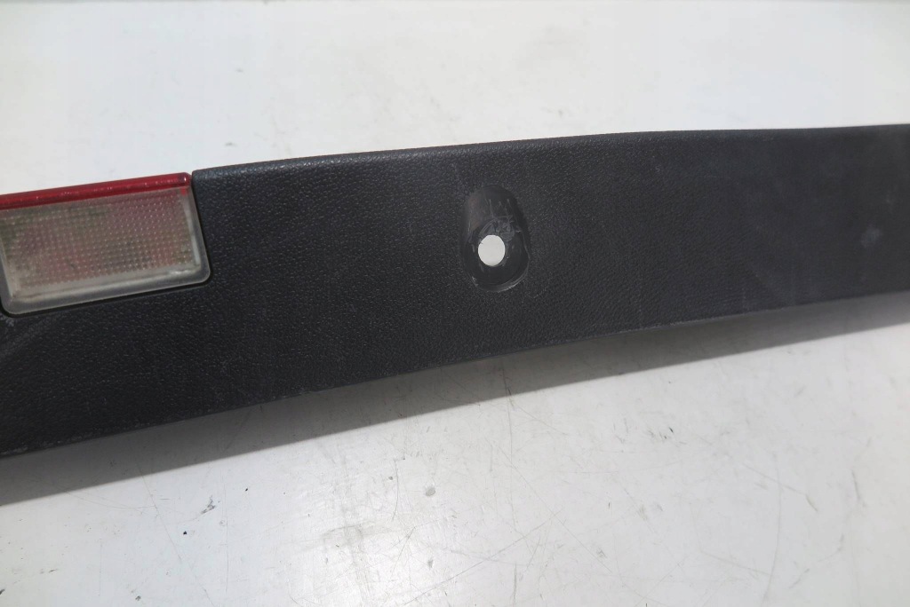 Оздоблення кришки багажника mercedes-benz e w212 a2127501293 2.99l Зі Шроту