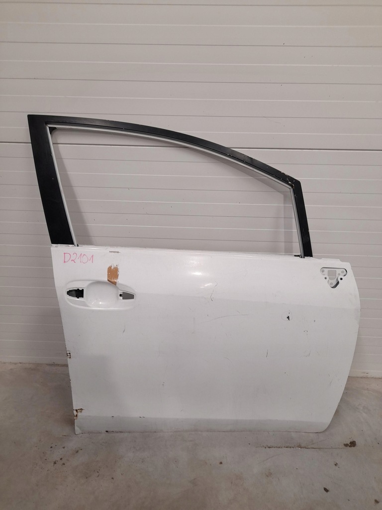 фото №1, Дверь правое передние toyota verso 09-18