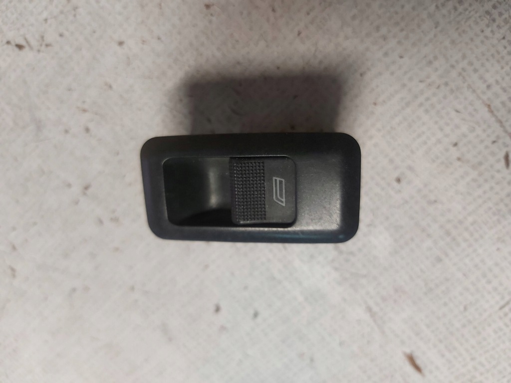 фото №1, Vw multivan t4 правый кнопка окон 7d0959855