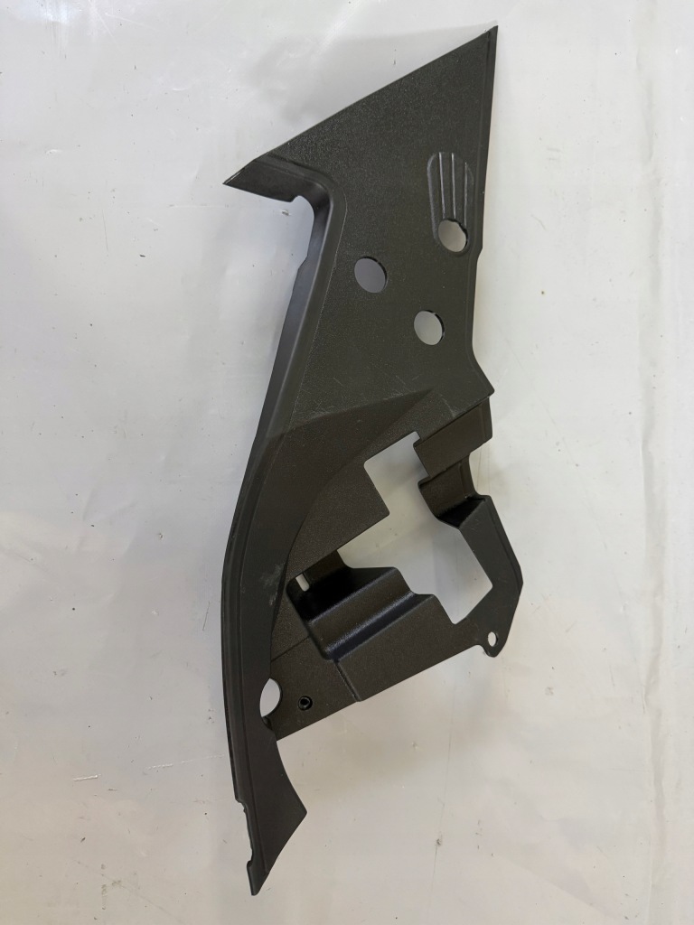 Купить A6 c8 4k накладка накладка поперечина перед правый  4k0805286