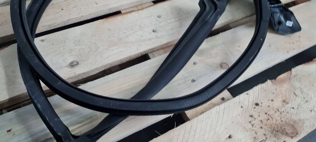 фото №11, Sq8 4m rsq8 q8 прокладка гумовий двері ліва лівий перед 24r 4m8831707d