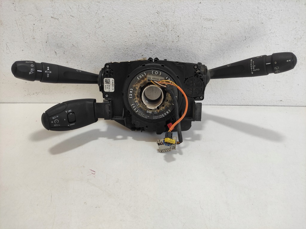 фото №1, Peugeot 208 перемикач комбінований 98030392zd