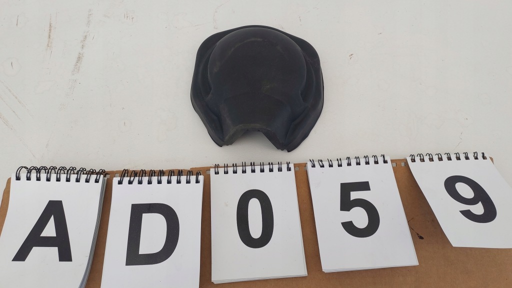 Купити Mercedes w212 w218 накладка підвіска нове